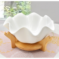  Блюдо фарфор на бамбуковой подставке "Магнолия" 9.25" (23.5см)